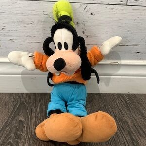 Authentic Disney parks Goofy plush